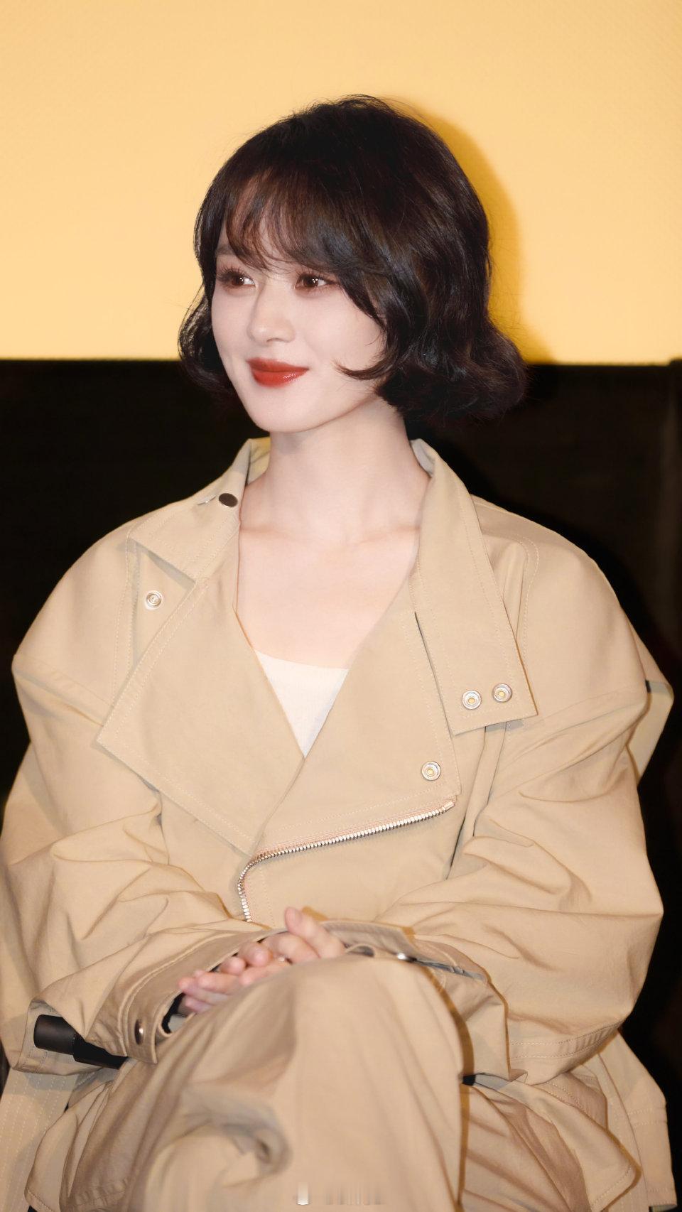 赵丽颖赵丽颖乔妍赵丽颖 电影乔妍的心事我比流言蜚语先认识她赵丽颖，所以她说没有就