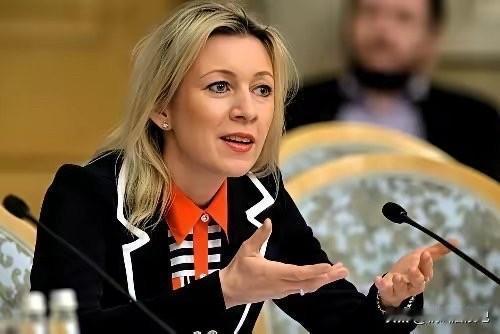 俄罗斯外交部发言人扎哈罗娃就日本军事政策发表声明，她指出日本正加速重新军国主义化