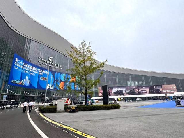 超豪华品牌集体缺席成都车展，国内车市步入成熟期还是淘汰赛？