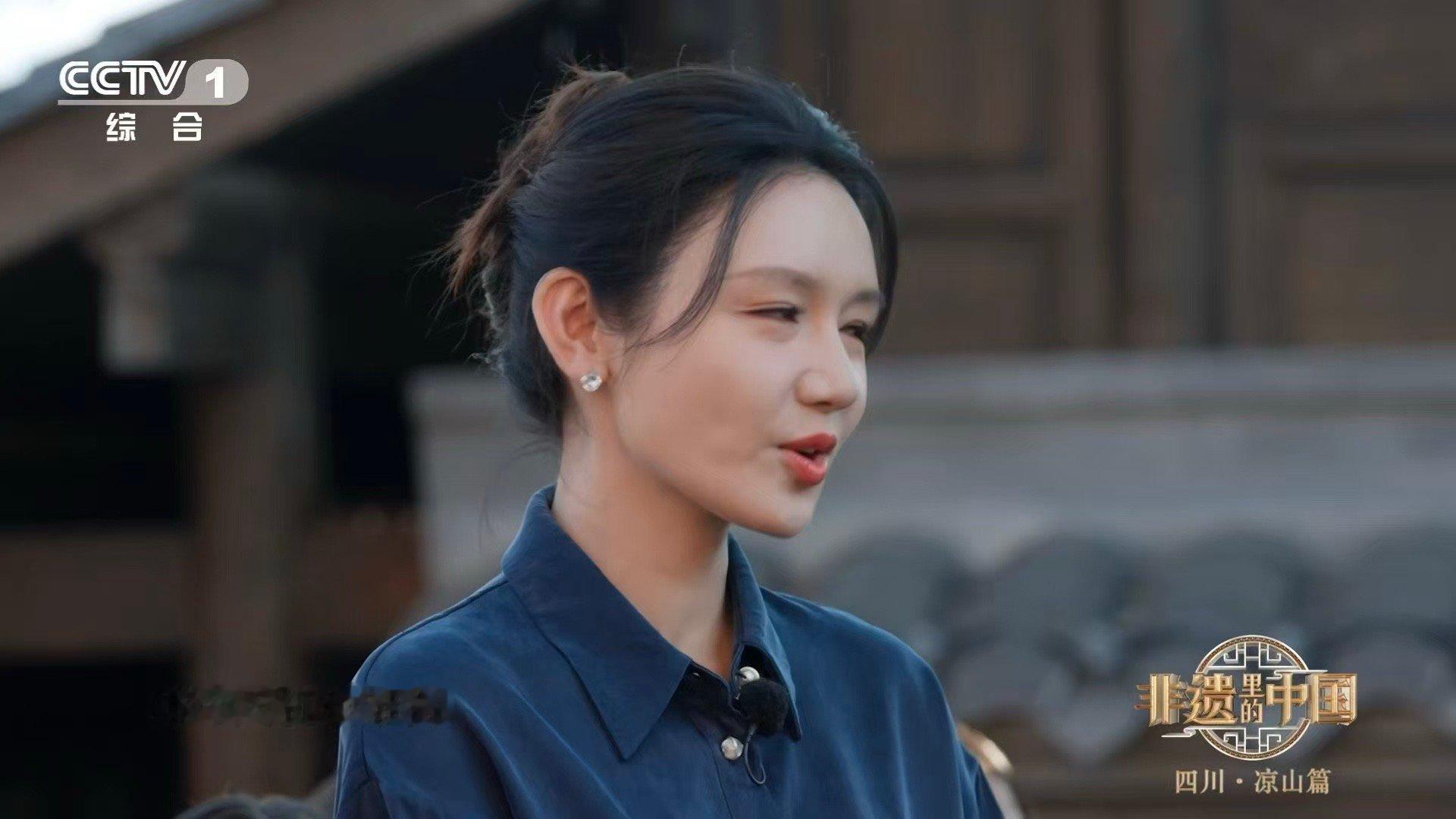 童声女声男声三重唱，把播种到丰收的故事唱进心里。每个音符都带着泥土的芬芳，每次和