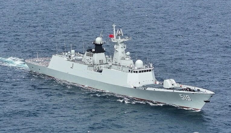 今年海军节目前已知最大亮点的新装备：大家可以跟新型馒头100炮合影啦