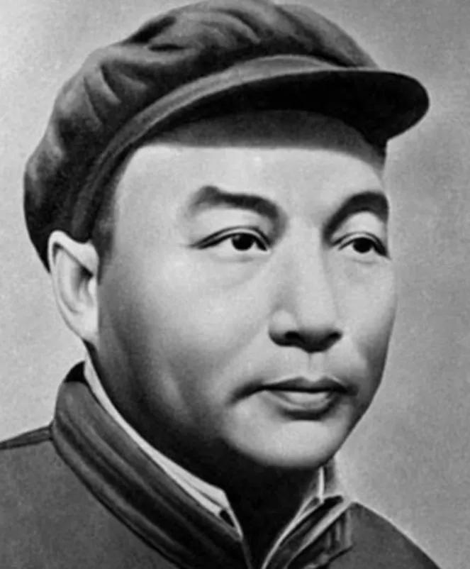 1948年，一位国军排长率领部下投诚。当他抵达登记处时，负责登记的文书惊愕不已，