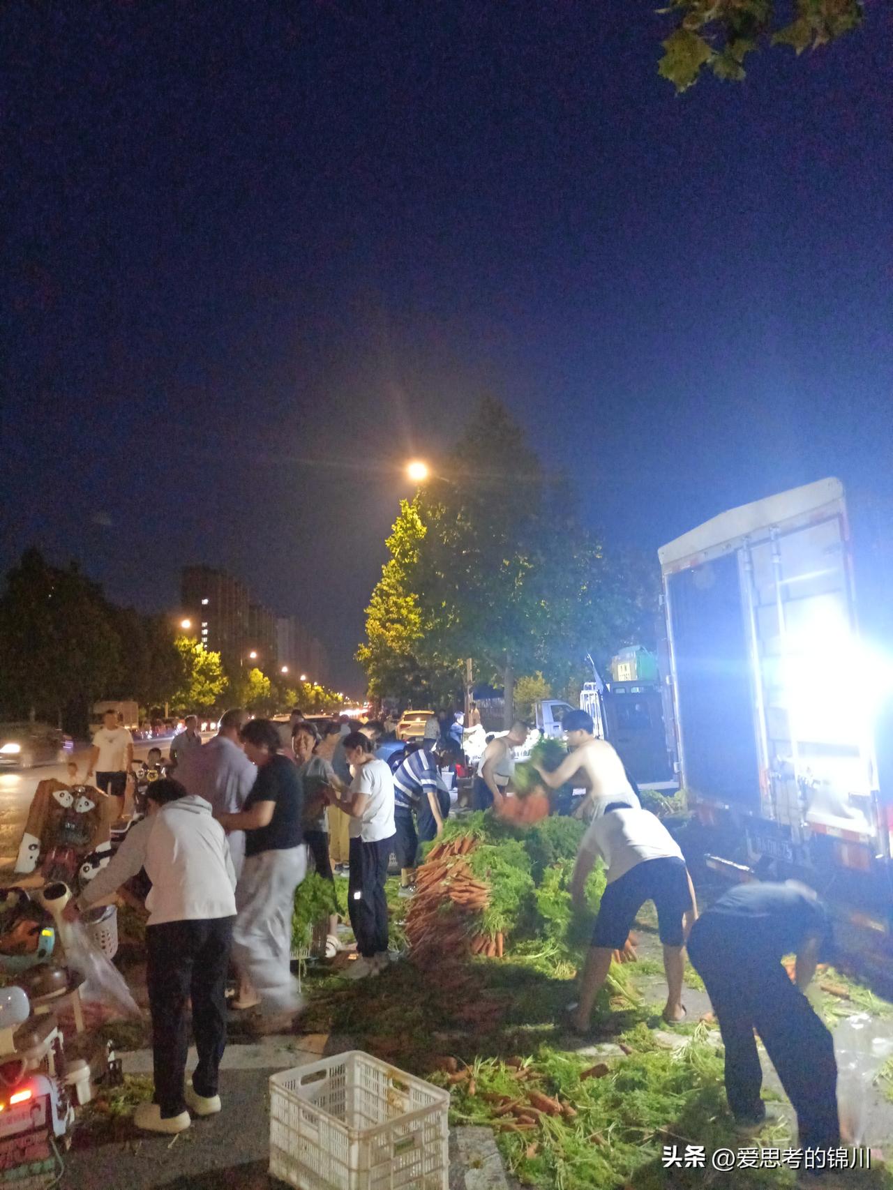 银行也可以办理结婚登记了。天津首家银行结婚登记点已启用。这则新闻实在超出我的想象