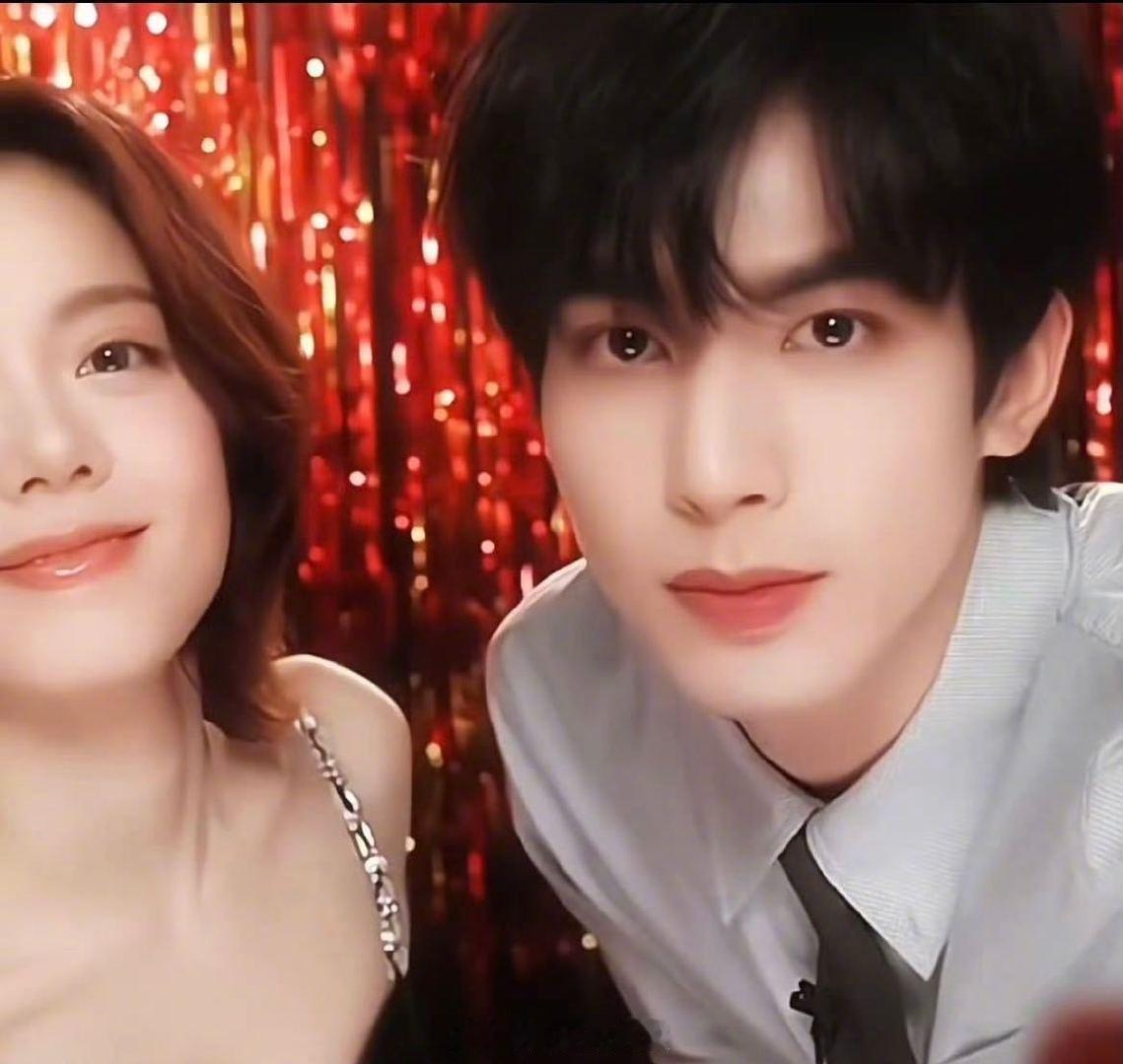 李佳琦演我嗑龙麦李佳琦直接喊龙麦越来越好，琦琦子别装了，你就是最资深的龙麦粉！ 