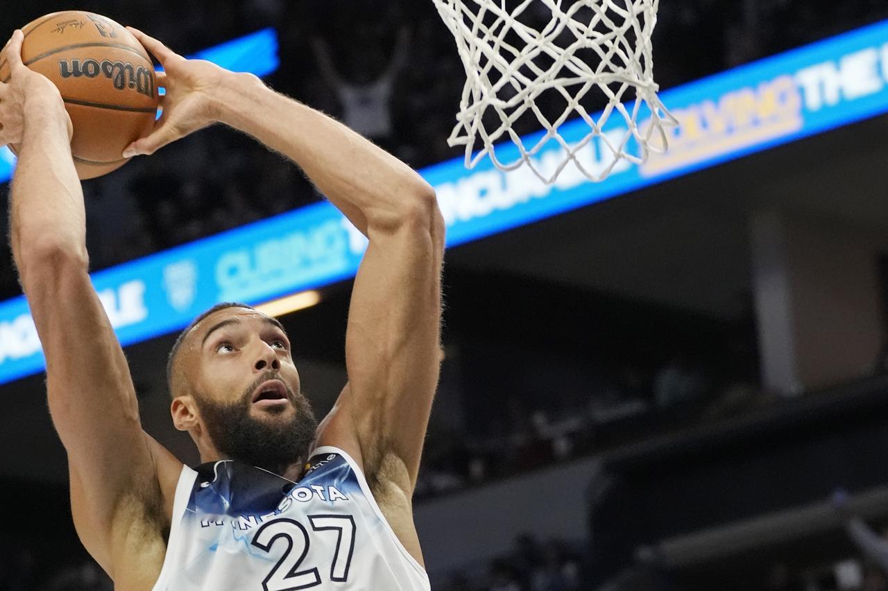 没有被约基奇打爆，值得表扬一下！
森林狼与掘金队的季后赛，本场比赛，森林狼队的戈