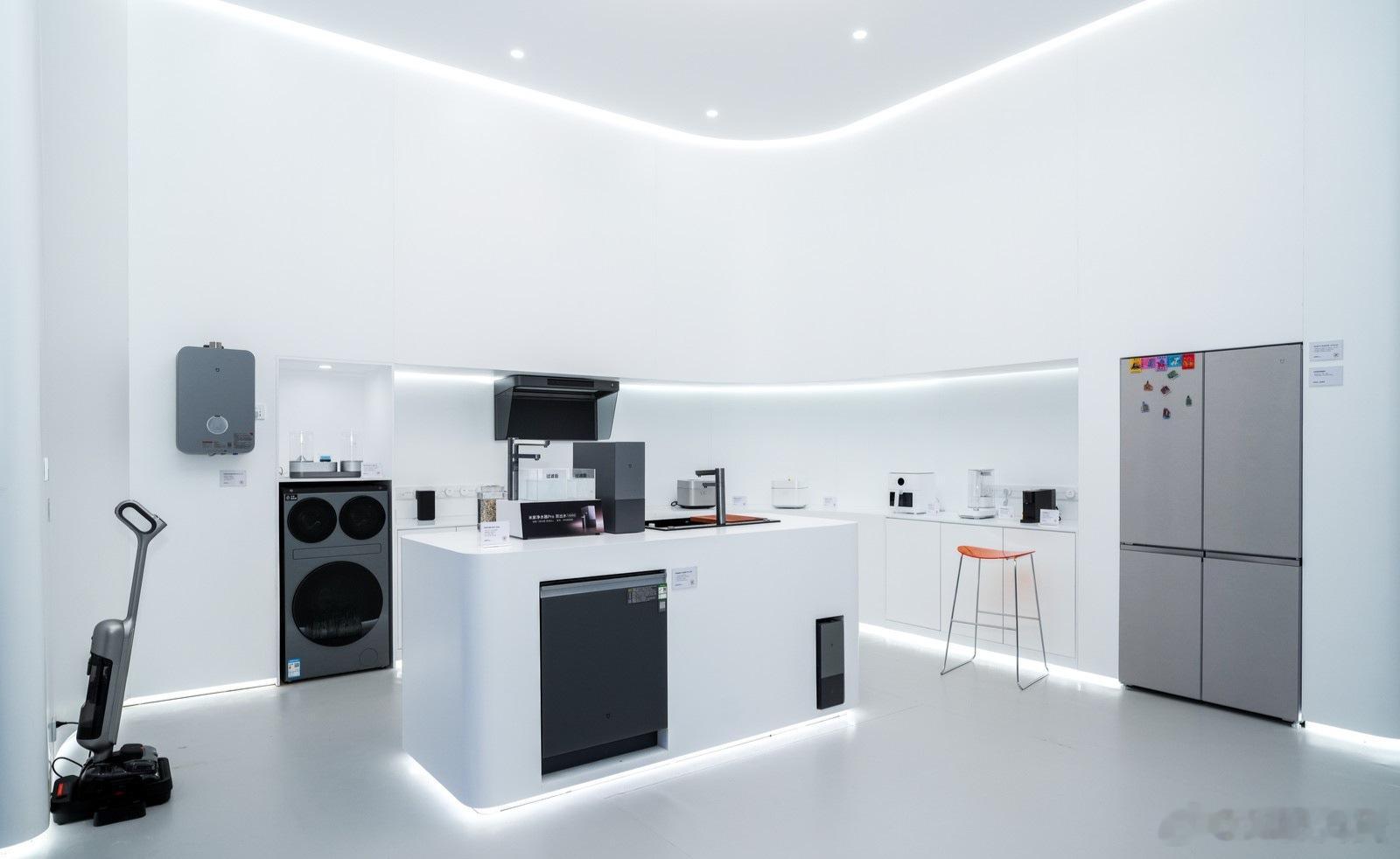 讲真的这次AWE可以说黑科技拉满。各大厂商可以说是使出浑身解数。令人眼花缭乱。不