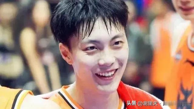 不说不知道，胡明轩销量卖不过辽宁3大将这个事，其实另有玄机：众所周知，胡明轩女粉