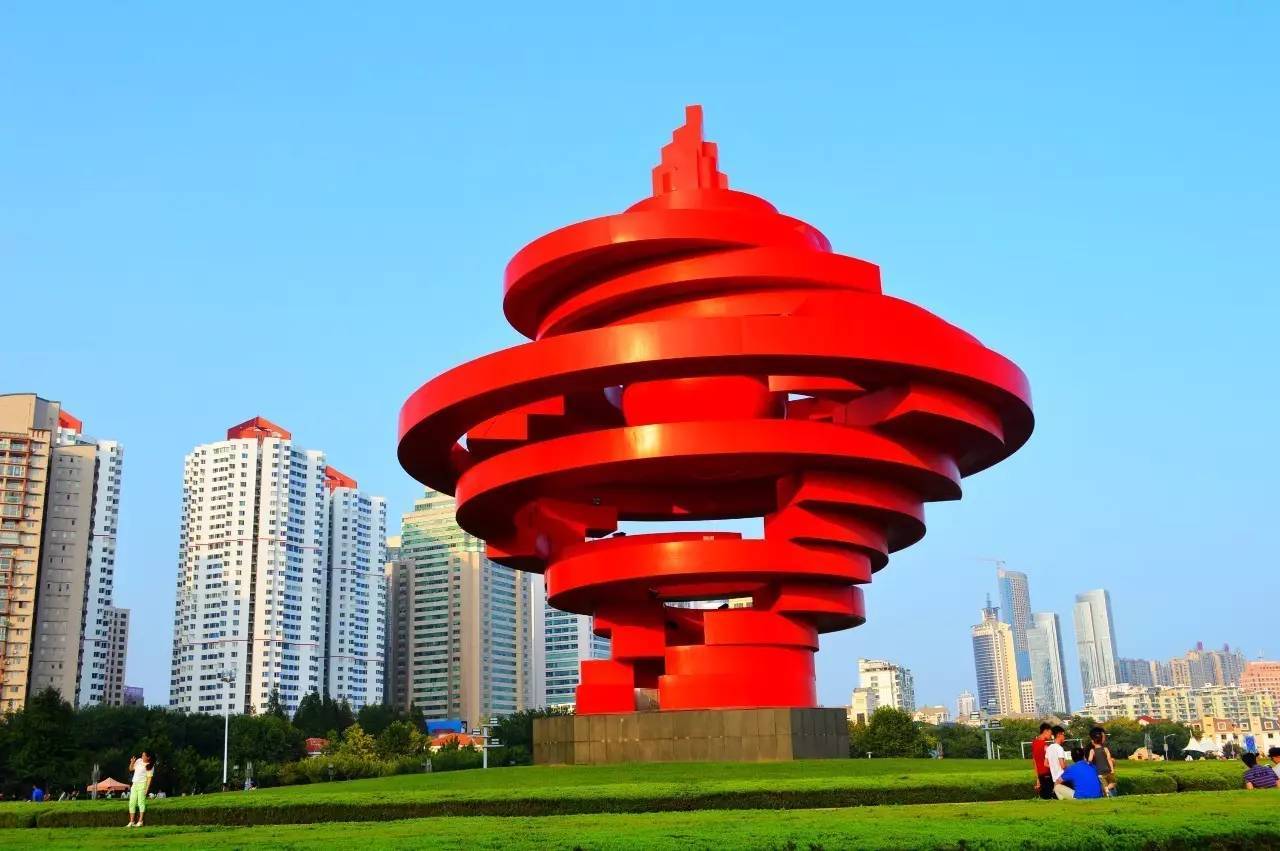 好品山东 齐鲁大地，岱青海蓝。好品山东，匠心传承。这里不仅是孔孟之乡，更是创新与