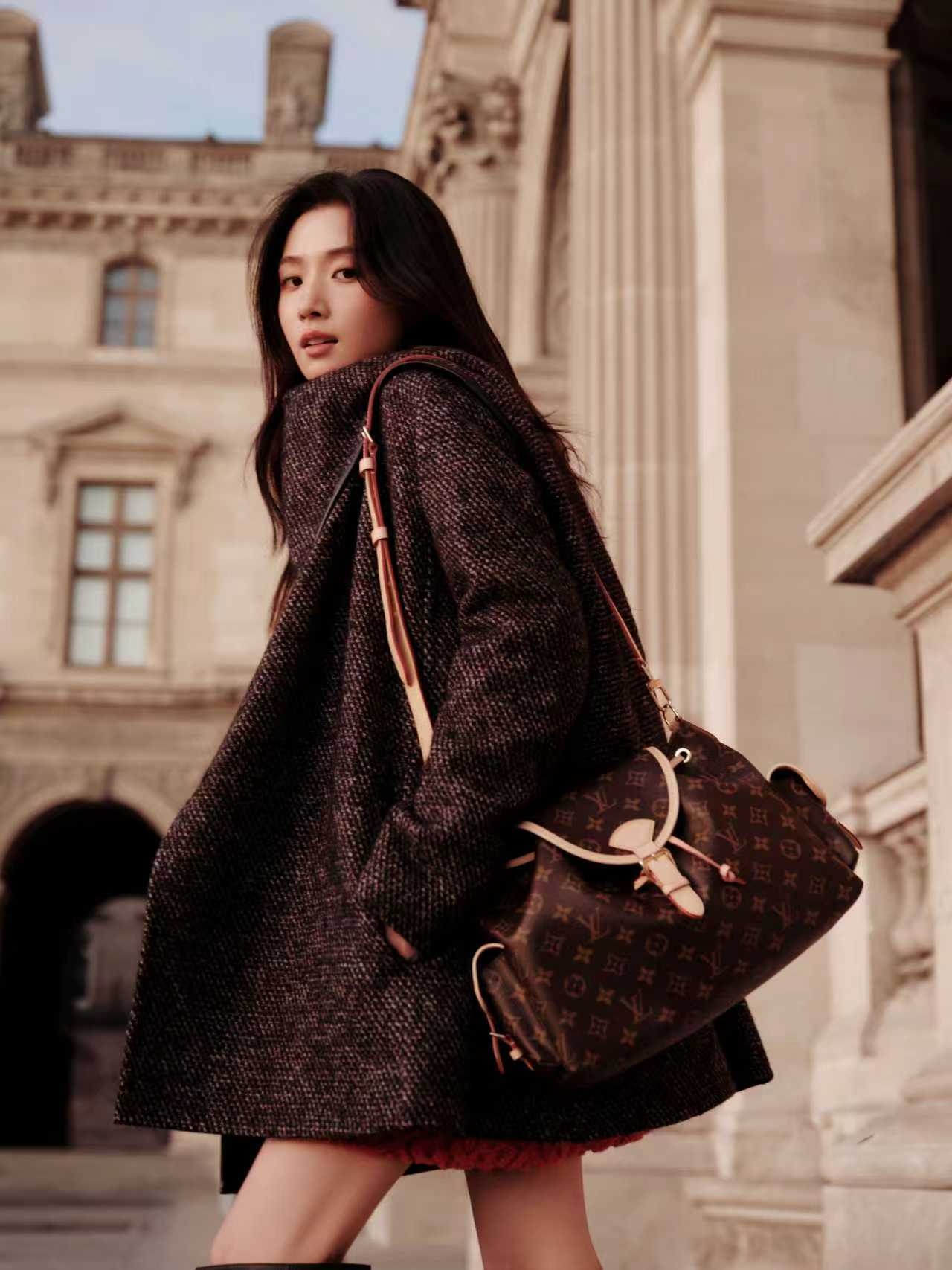 卢昱晓 in Louis Vuitton，品牌挚友巴黎时装周又一组时尚大片，身着
