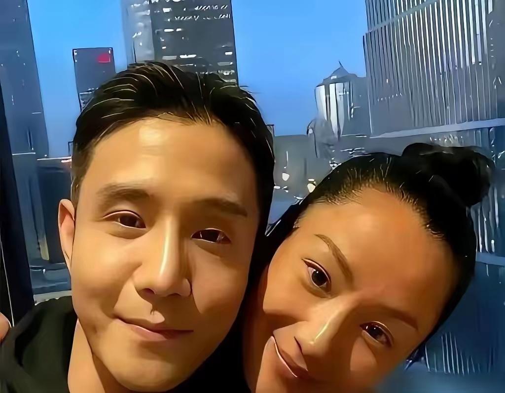 55岁的瞿颖，定居清迈富人区。她的老公，并不是泰国人，而是山东临沂人，某民航的机