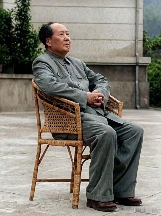 真理常握少数手，等待方见真风骨
 
你有没有过这样的时刻？明明自己是对的，却身边
