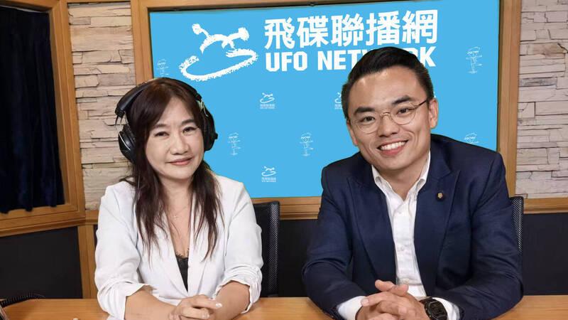 赖清德的专机还没冲上云霄，就被现实的引力狠狠拽回了跑道！ 
 
原本定于明天出发