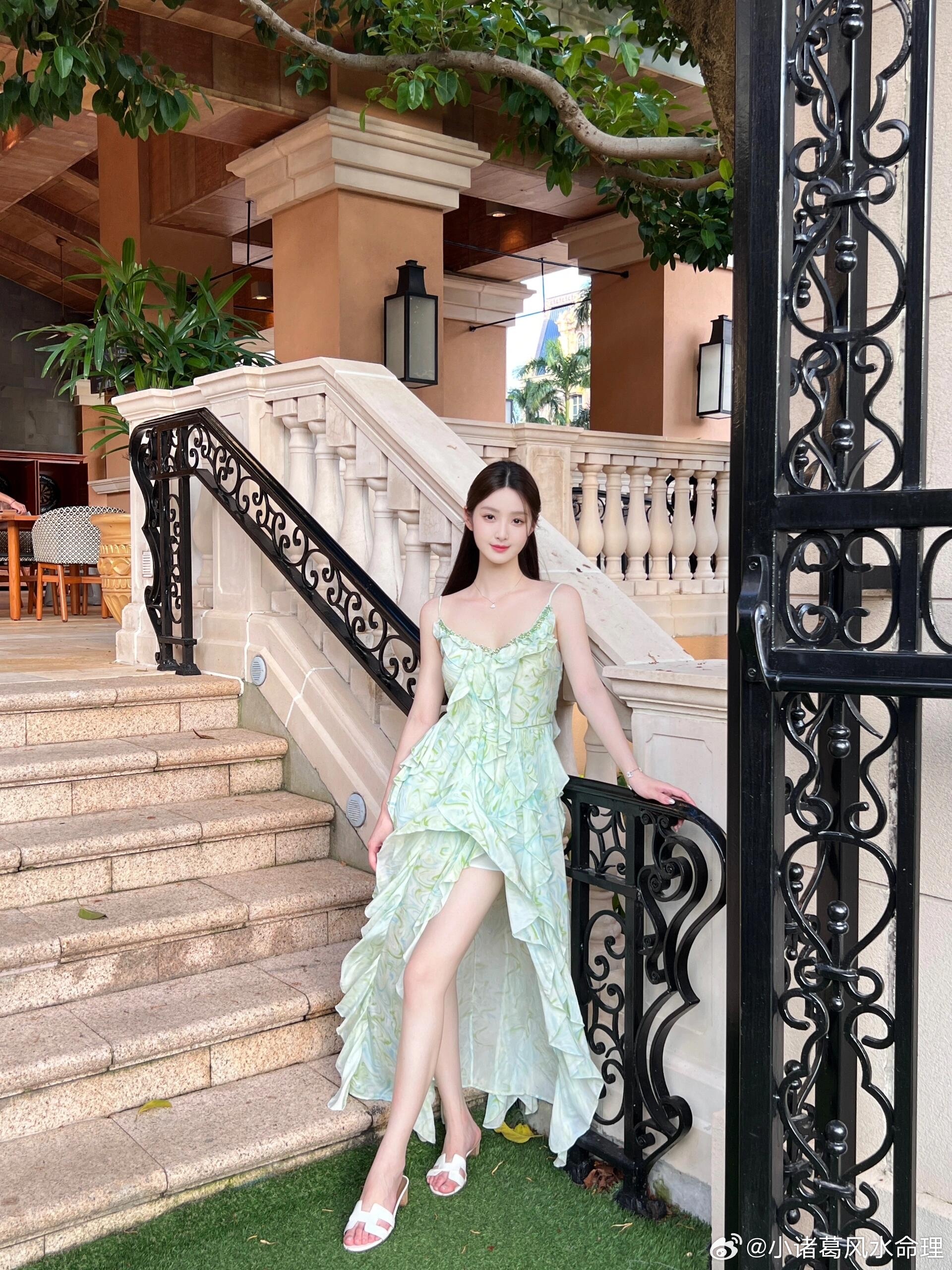 美容75年属兔人适合开一家美容店。属兔的人十分注重外在形象，他们常常走在时尚的潮