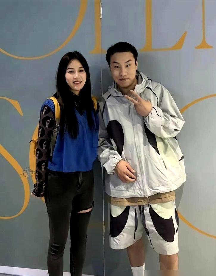 徐志胜娶了留洋博士！
全网骂他高攀，女方反倒攥着房产证倒追4年半！
你能想象吗？