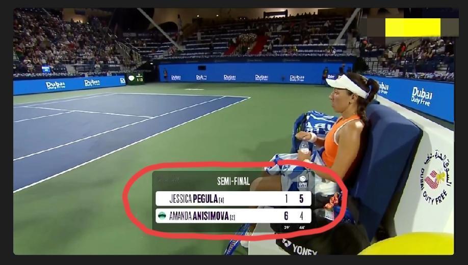 佩古拉首盘1:6，第二盘目前5:4领先，大家觉得佩古拉能实现大逆转吗？阿尼西莫娃