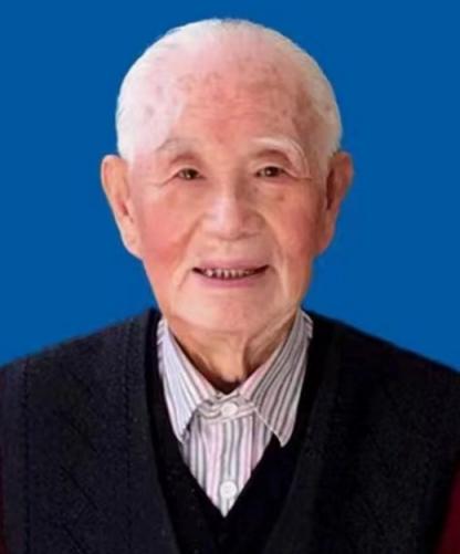 1945年，阎锡山的秘书李蓼源被带到野外，墓坑早已挖好，就在这时，负责行刑的政卫