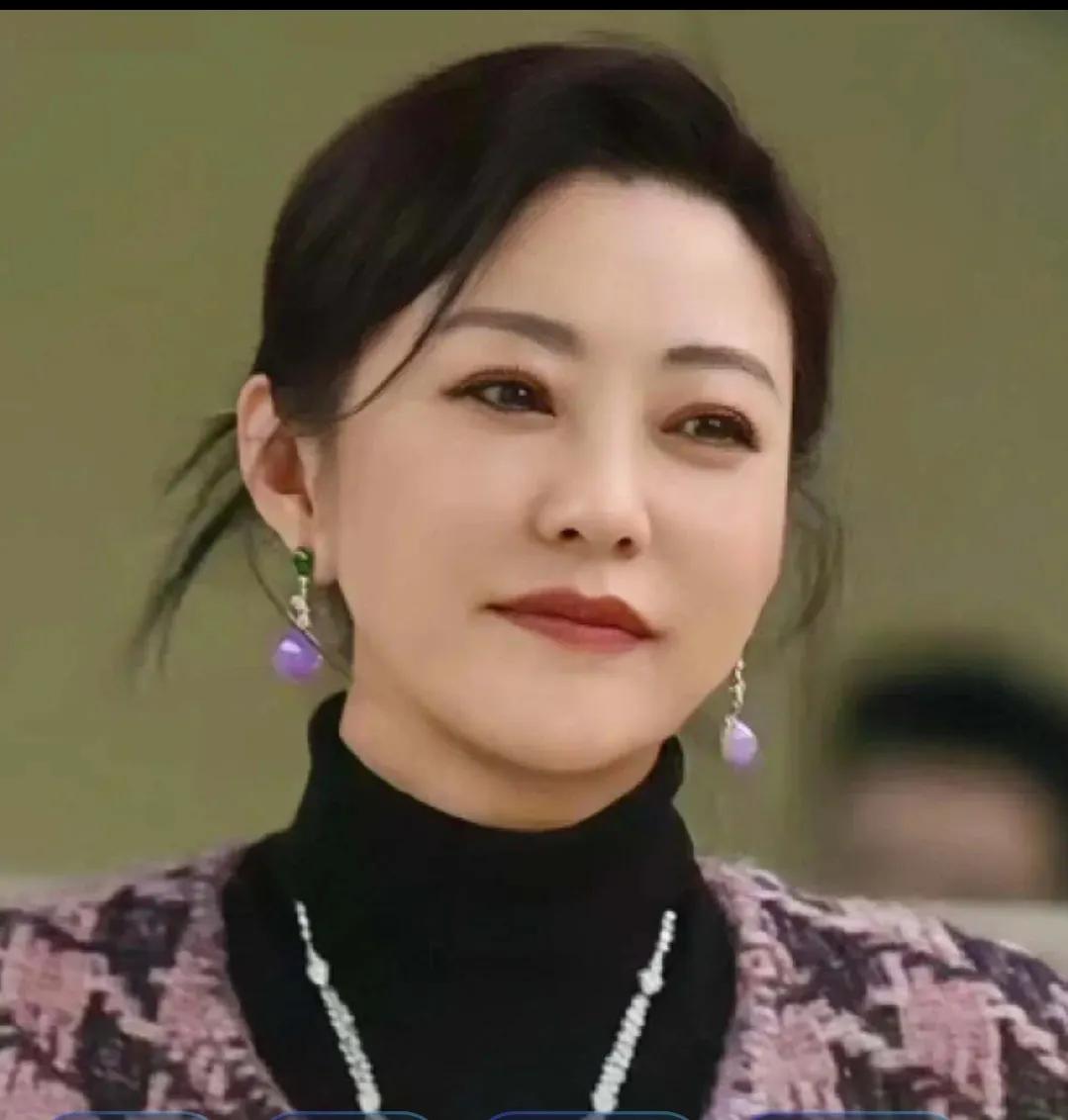 郝蕾有两段婚姻。她的第一任丈夫是李光洁，两人于2009年结婚，曾被视为娱乐圈的金