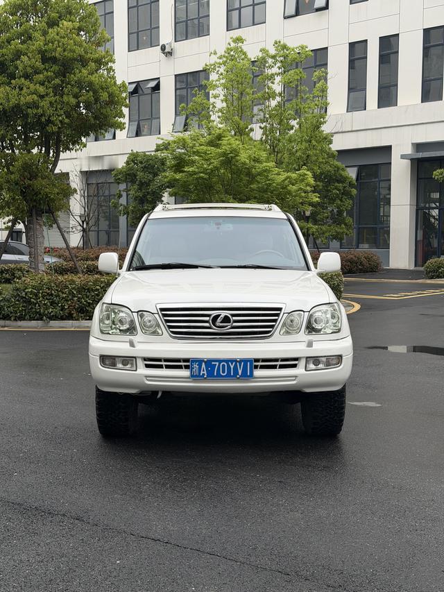 开了近20年还能卖18万？LX470的二手行情到底有多硬
先说结论：这台2006