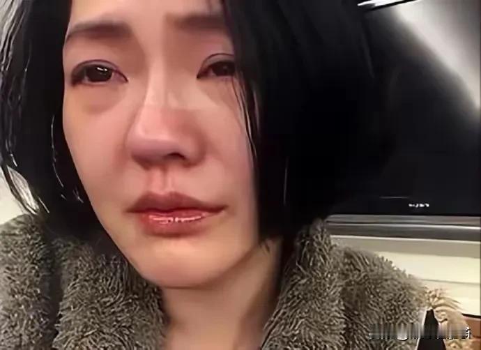 近日，由小S主持的综艺《小姐不熙娣》发文，说小S因为姐姐大S的去世，决定请假半年
