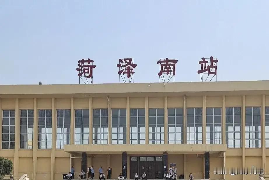 去年我去看有才，有才不在；今年有才来看我，我不在[大笑]祝福有才，祝福和有才有一