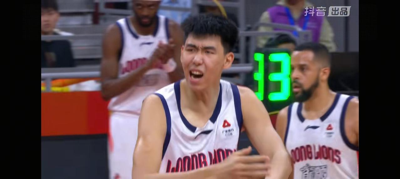 友谊第一！
比赛第二是！
广东德比，广东宏远以3分战胜广州龙狮，豪取三连胜！看数