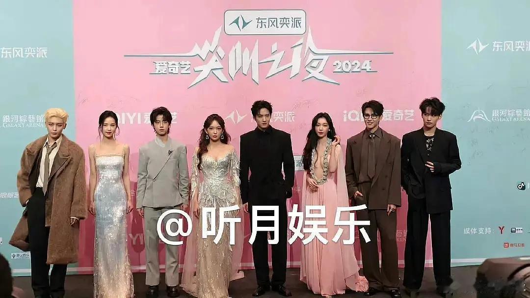 闫桉，谁给你这么大的胆子站中间？男女主站边上，合理吗？ 