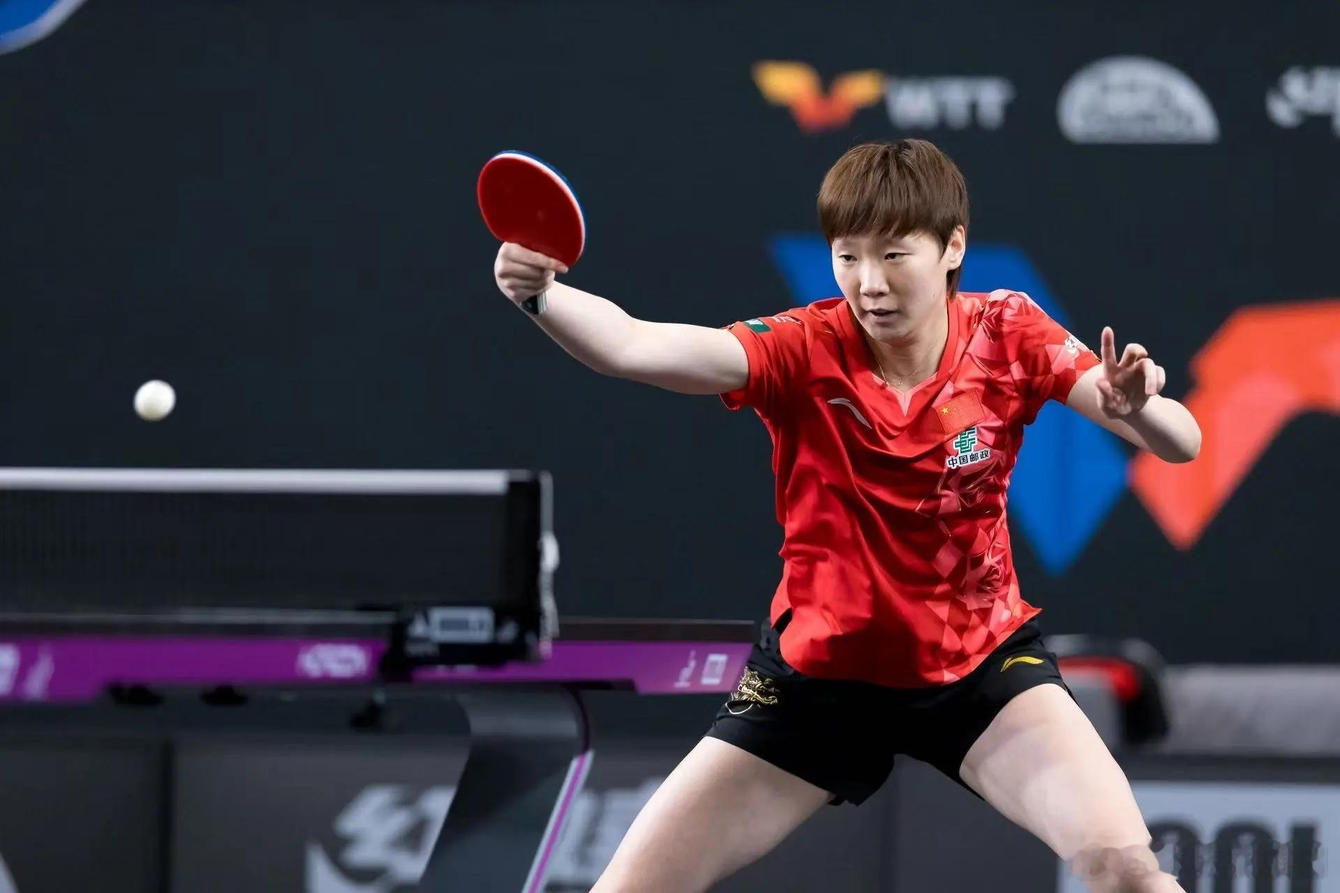 王曼昱0比3佐藤瞳 WTT美国大满贯1/8决赛，王曼昱vs佐藤瞳。王曼昱女单首轮