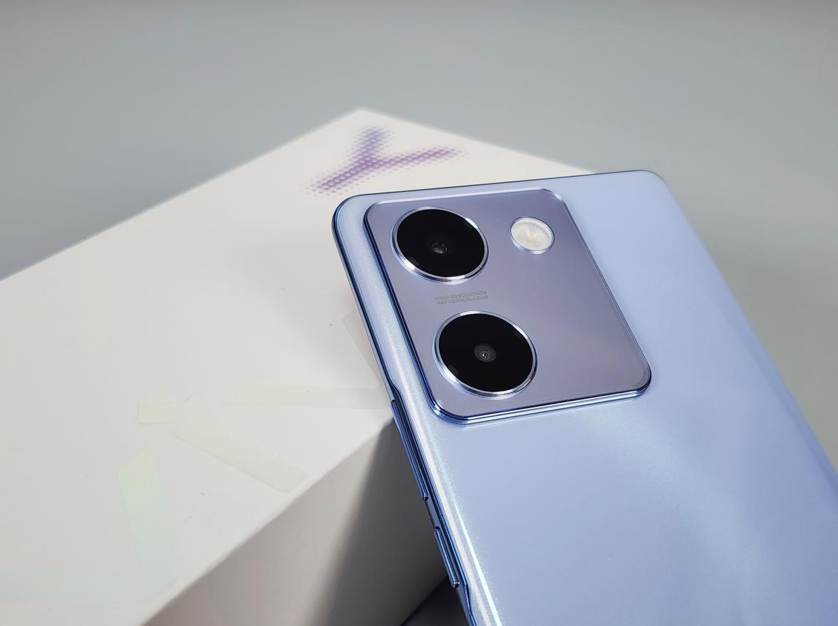vivo Y100测评：越级升级，一次Y系列的全新定义
vivo Y100是一款