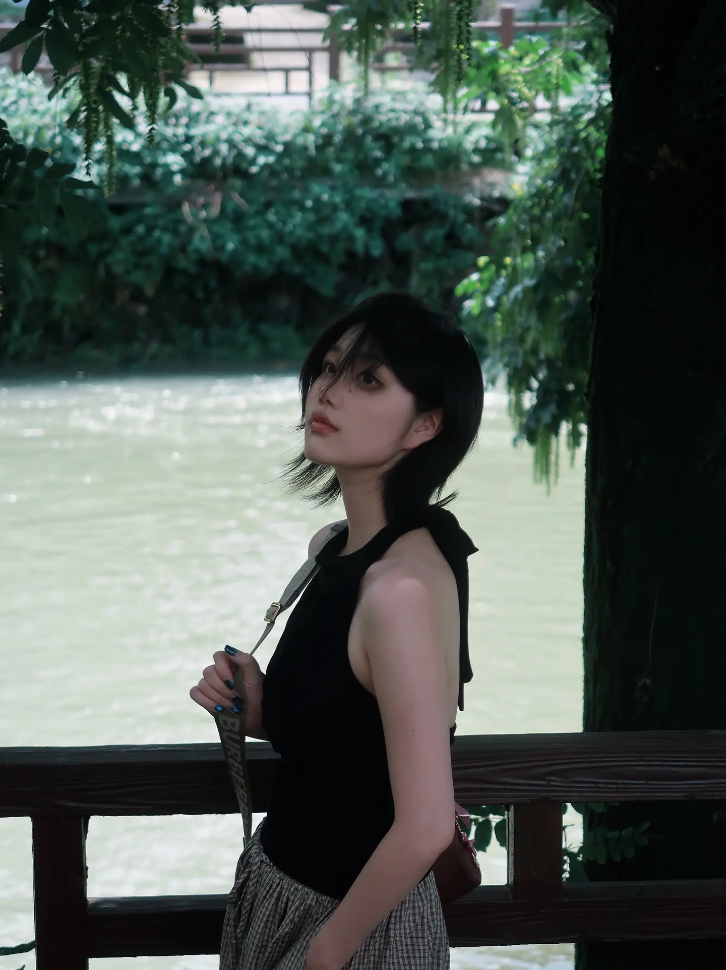 夏天 短发 大女人
