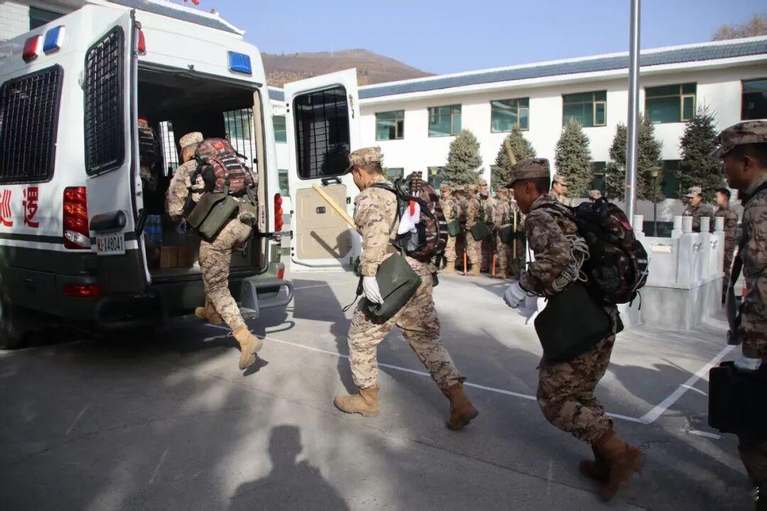 厉害了武警哥 武警甘肃总队甘南支队迅速出动赶赴迭部地震灾区热点观点烽火问鼎计划