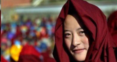 中国最大的尼姑庵——亚青寺，有2万多名女性在此苦修，这里有一个死规定：天黑之后，