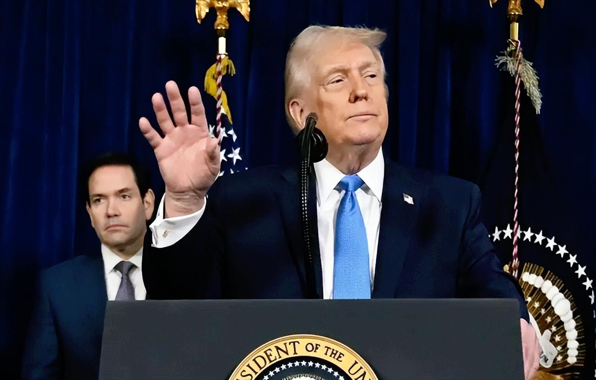 2026开年就是一场大戏，美国把委内瑞拉总统马杜罗和妻子绑回美国，转头特朗普更放