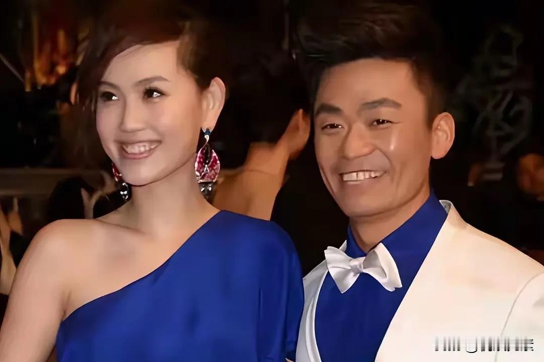 王宝强小学都没毕业，能娶到西北名校高材生校花马蓉，当时心里笑开了花，恨不得天天拉