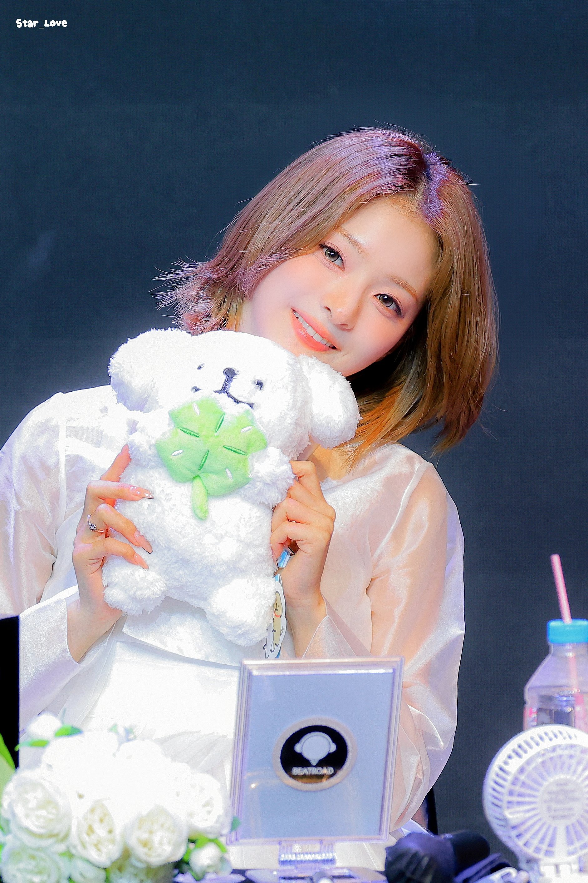 李娜炅[超话]  🐣氧气笑颜李娜炅 260920 BR签售 饭拍高清©Star