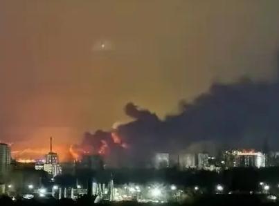 俄罗斯在胜利日阅兵仪式结束之后，立马出动了200多架无人机对乌克兰各地展开打击。