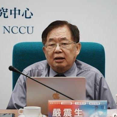 5月15日，严震生在座谈会上抛出了一段话：大部分美国学者真正担心的不是特朗普一次