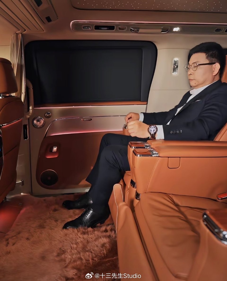尊界V800全球最大MPV 已经没有什么能限制中国汽车的想像了.... 