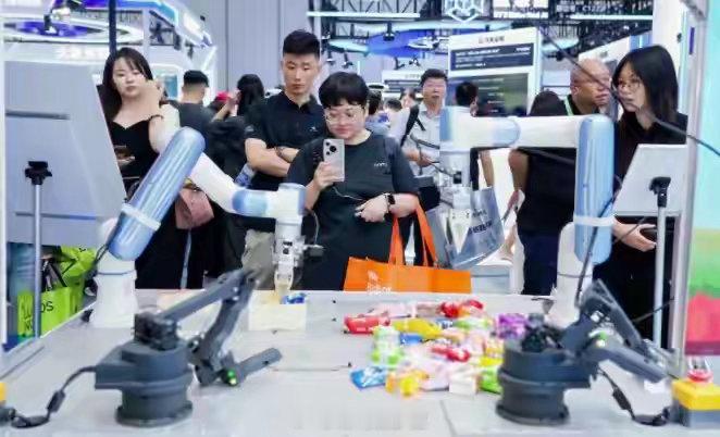 WRC映照广东机器人的集群蜕变2026世界机器人大会上，广东34家企业组团亮相，