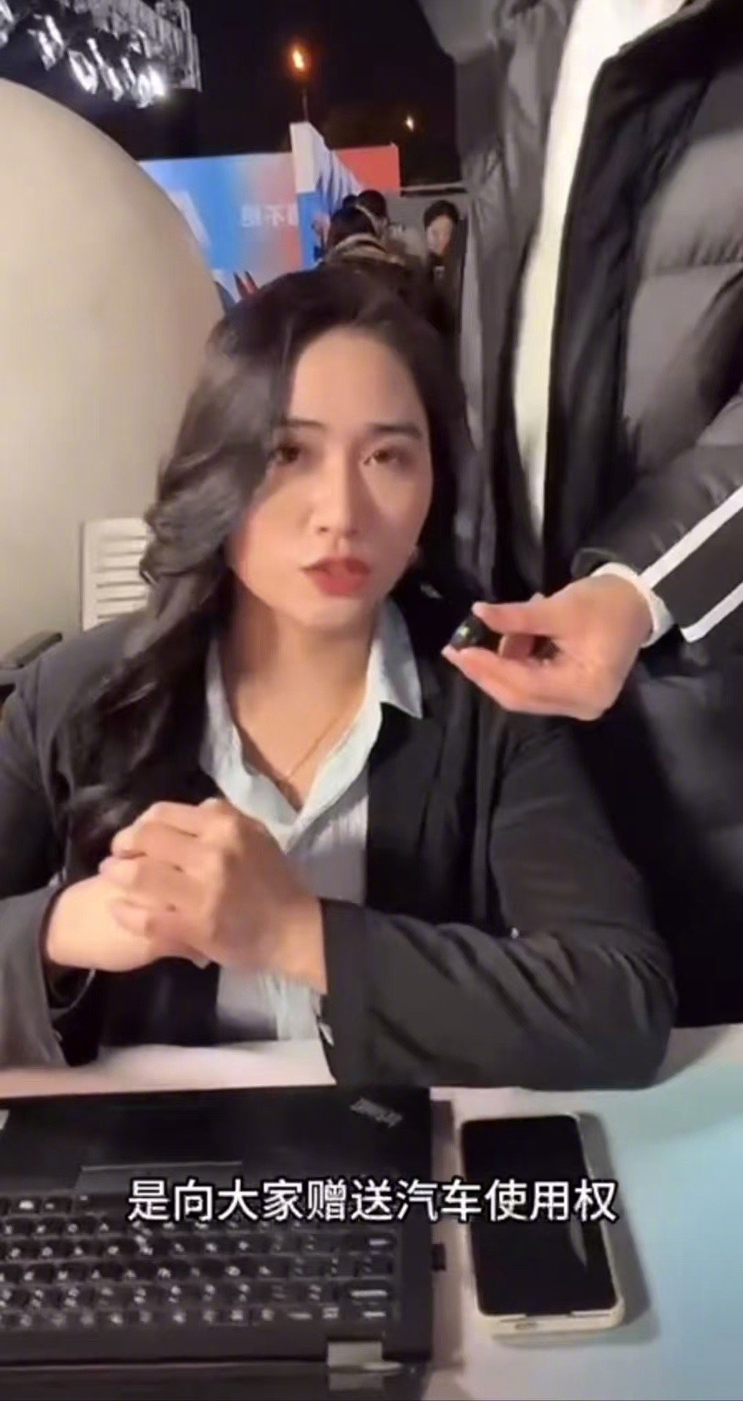 黄子韬超额兑现送车承诺 从最开始的两台，到10台，到今晚直接送出了20台车，不管