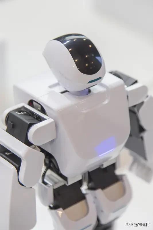 华科大老校长称机器人发展搞错重点 华科大老校长称机器人发展搞错重点，此观点值得深