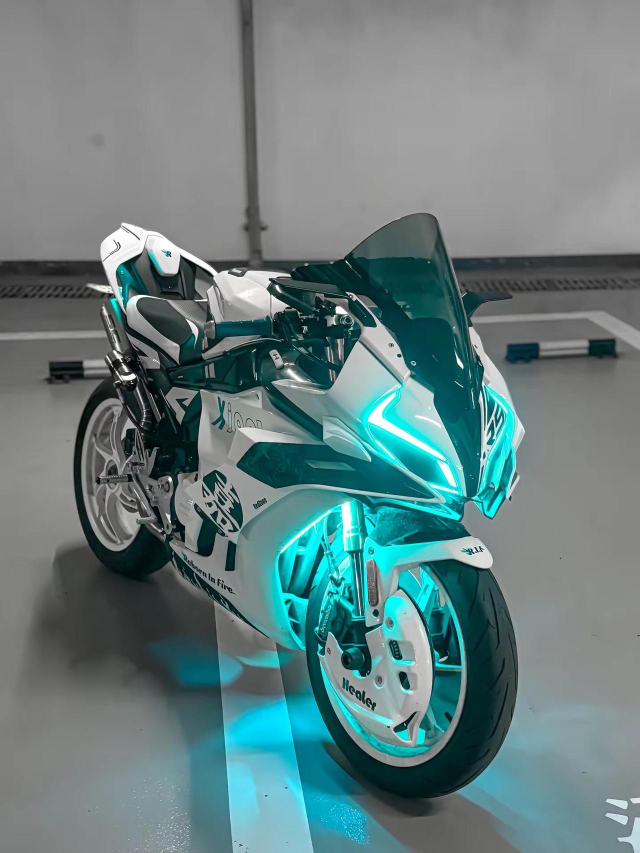 “青丝白发一瞬间 春风可许再少年”450srs cfmoto春风动力