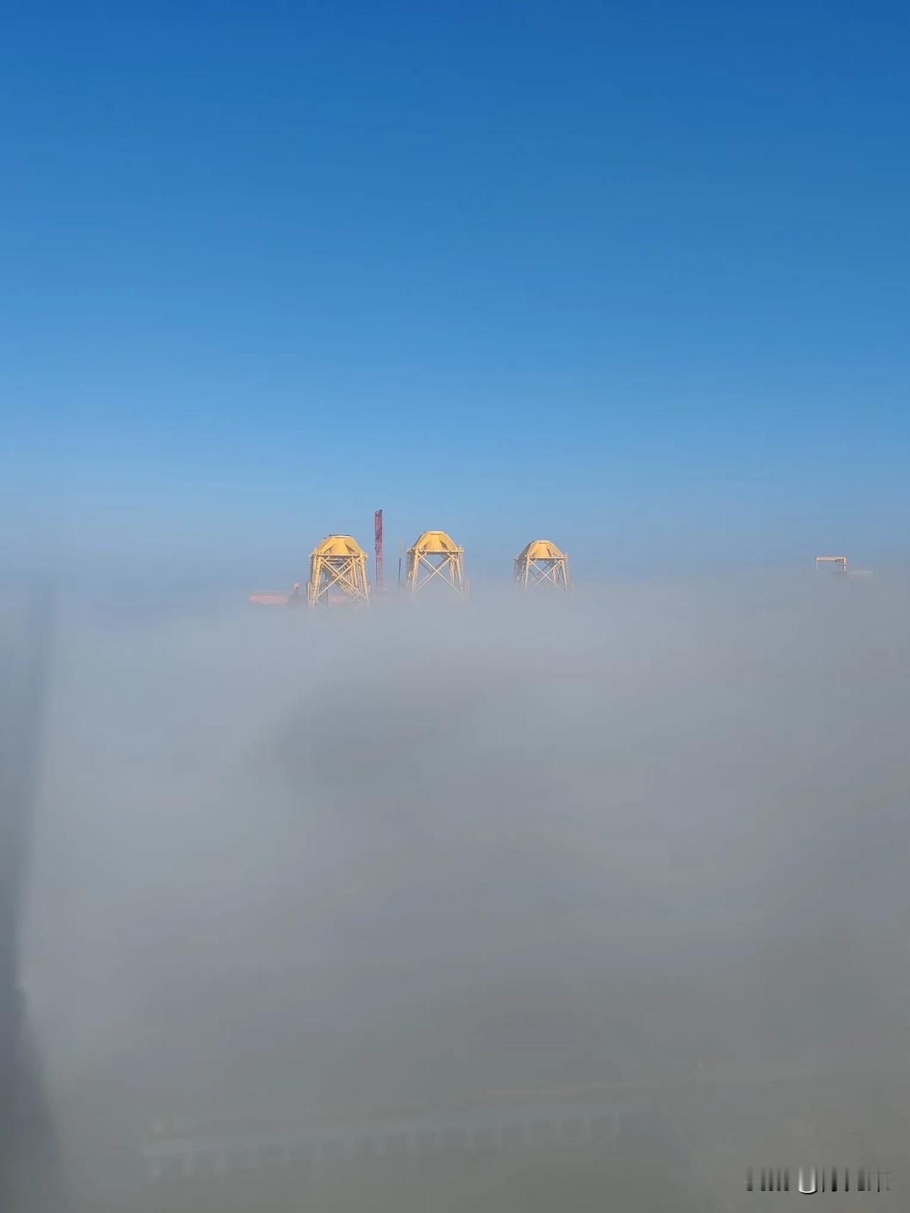 #上联: 蓝天白云天上景，求下联#
蓝天白云天上景
石油煤炭地下藏[偷笑]