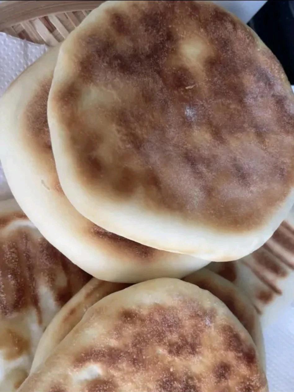 这个饼，在你们那叫什么？
闺蜜今天又来给我“送温暖”了！她知道我不喜欢做饭，但又