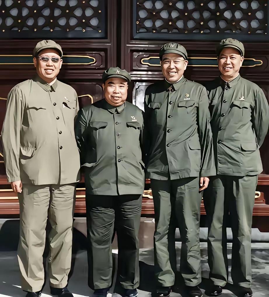 这是哪几位老前辈？他们可都是开国元勋？战功赫赫，如果你知道，一定是历史高手