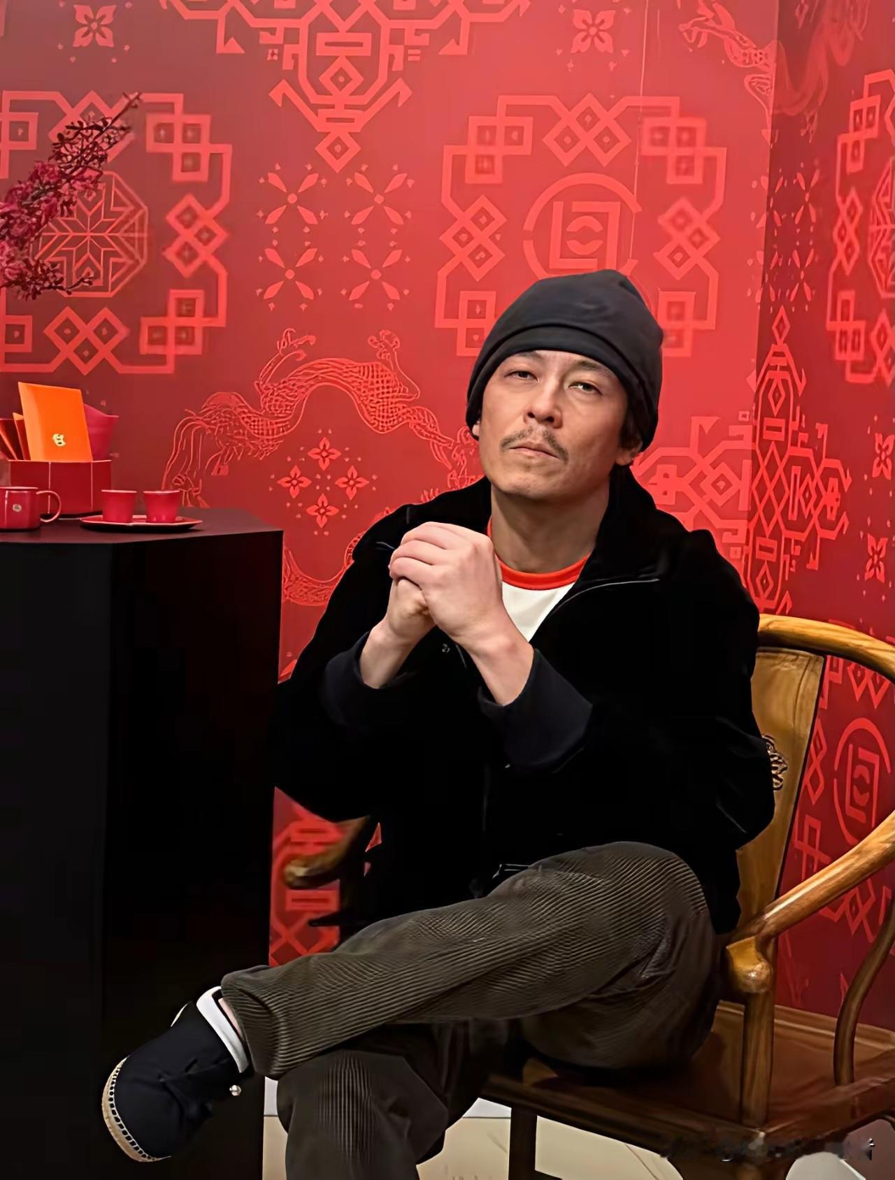 谢霆锋和陈冠希曾经也是打个平手的颜值，现在就不用比了，同样的年龄能差这么多，洛杉