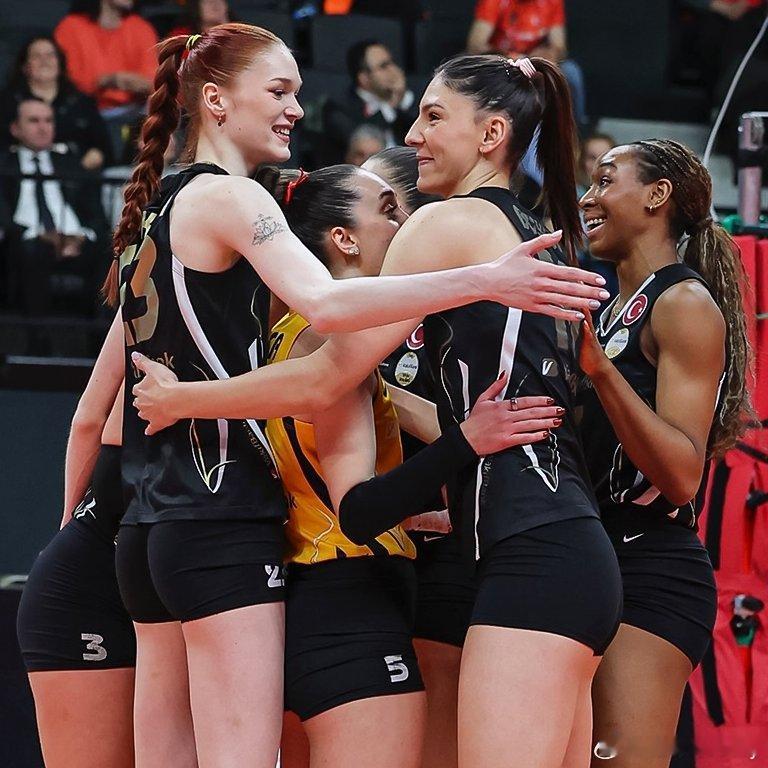 瓦基弗银行将在13 天后的欧冠半决赛中对阵朱婷所在的科内利亚诺。意甲女排能不能快