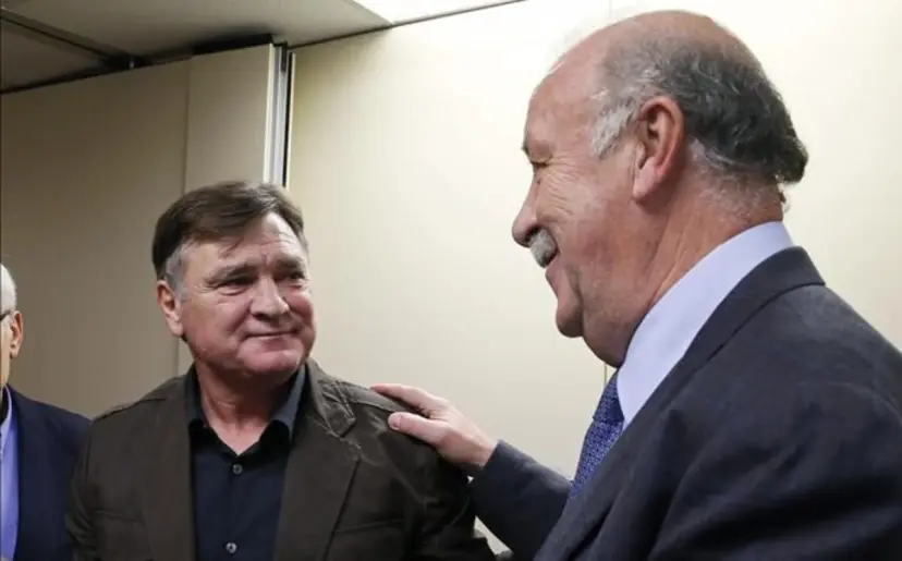 卡马乔：世界杯没有绝对夺冠热门；阿韦洛亚在皇马非常出色