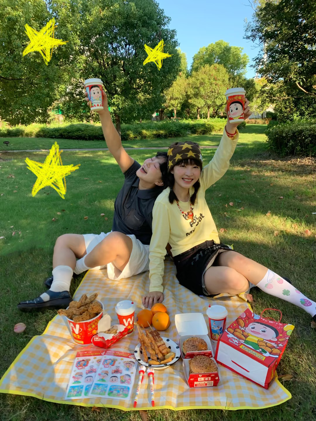 好天气出来野餐🧺拍个大头照吧哈哈哈哈🤣