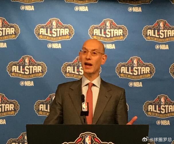 萧华谈NBA判罚尺度球员造犯规争议萧华在采访中明确区分了“假摔”与“造犯规”，称