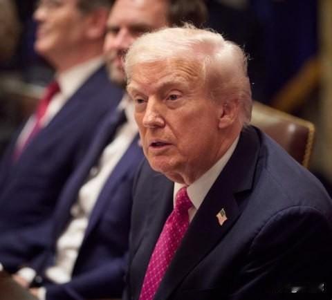 欧洲关于乌克兰的完整和平计划：
11月23日，《每日电讯报》报道，在美国提出28